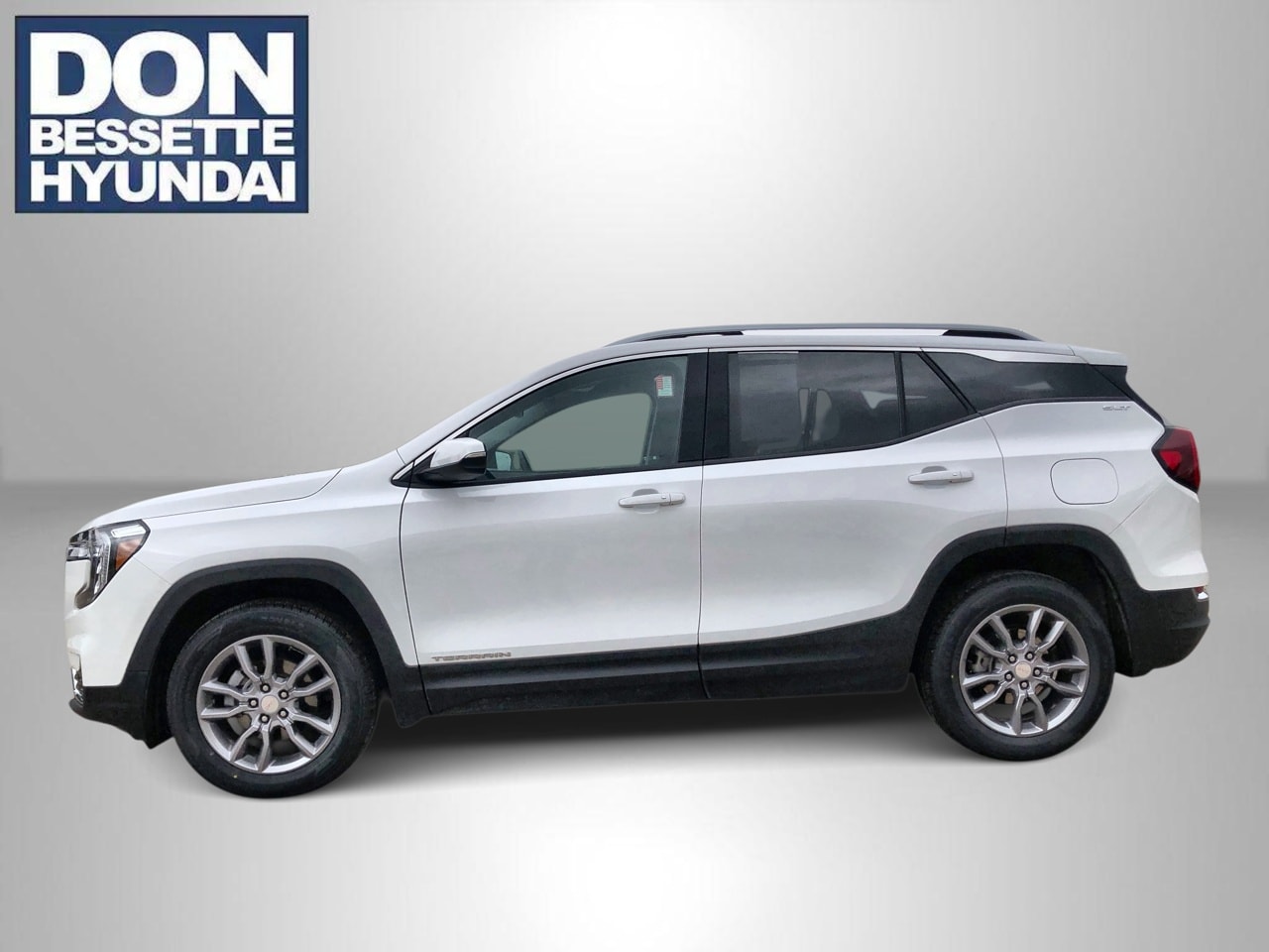 2024 GMC Terrain SLT's photo