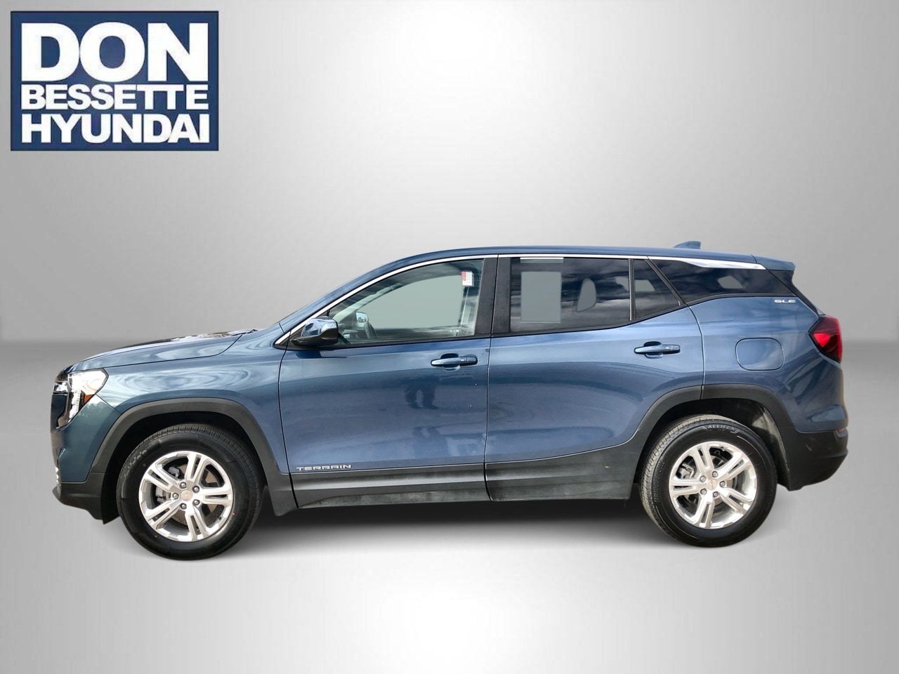 2024 GMC Terrain SLE's photo