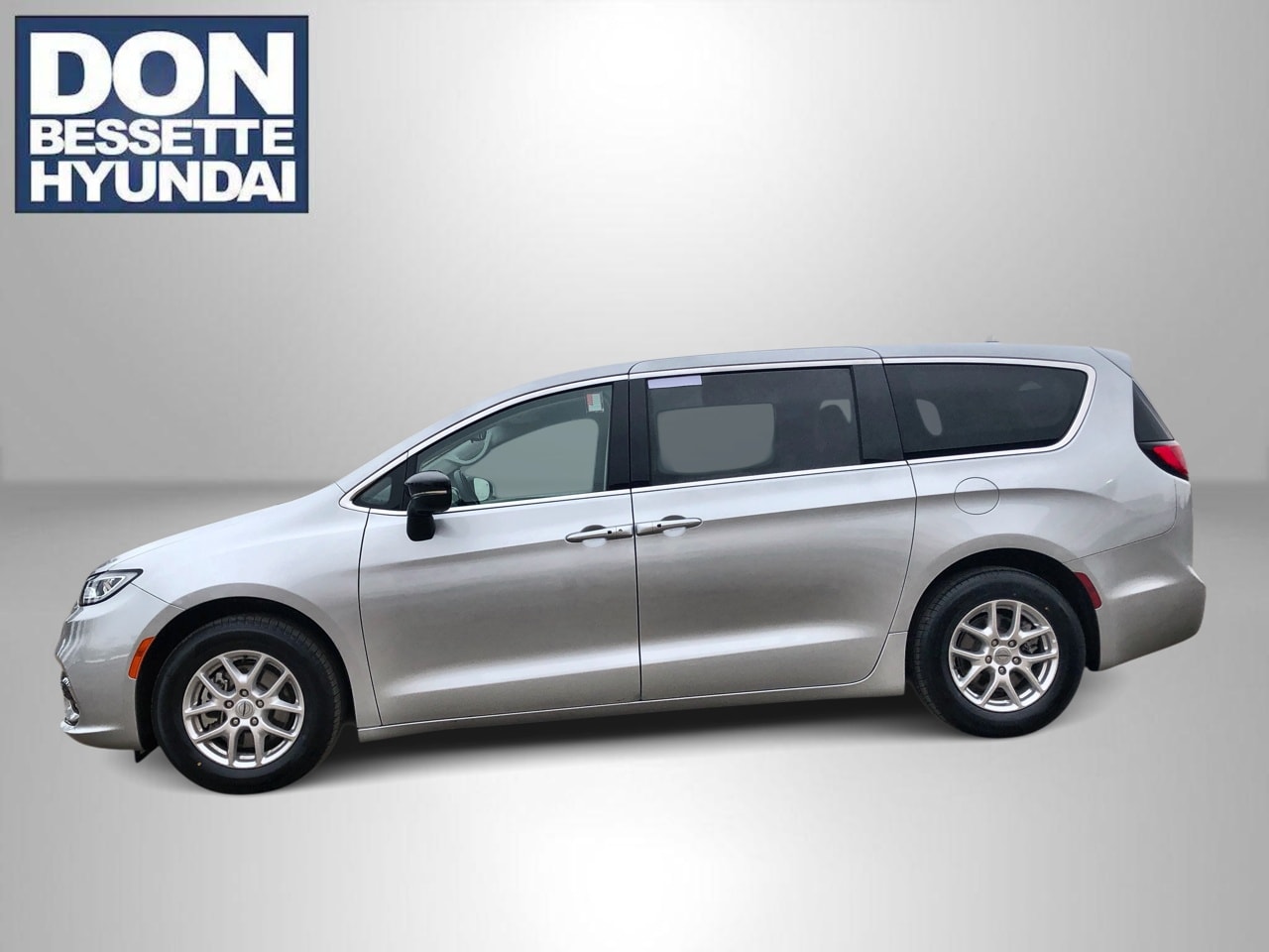 2024 Chrysler Pacifica Touring L's photo