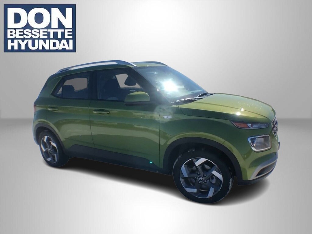 2024 Hyundai Venue SEL photo 2