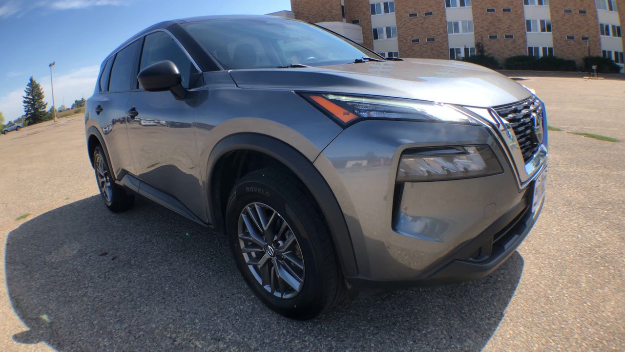 2021 Nissan Rogue S photo 2