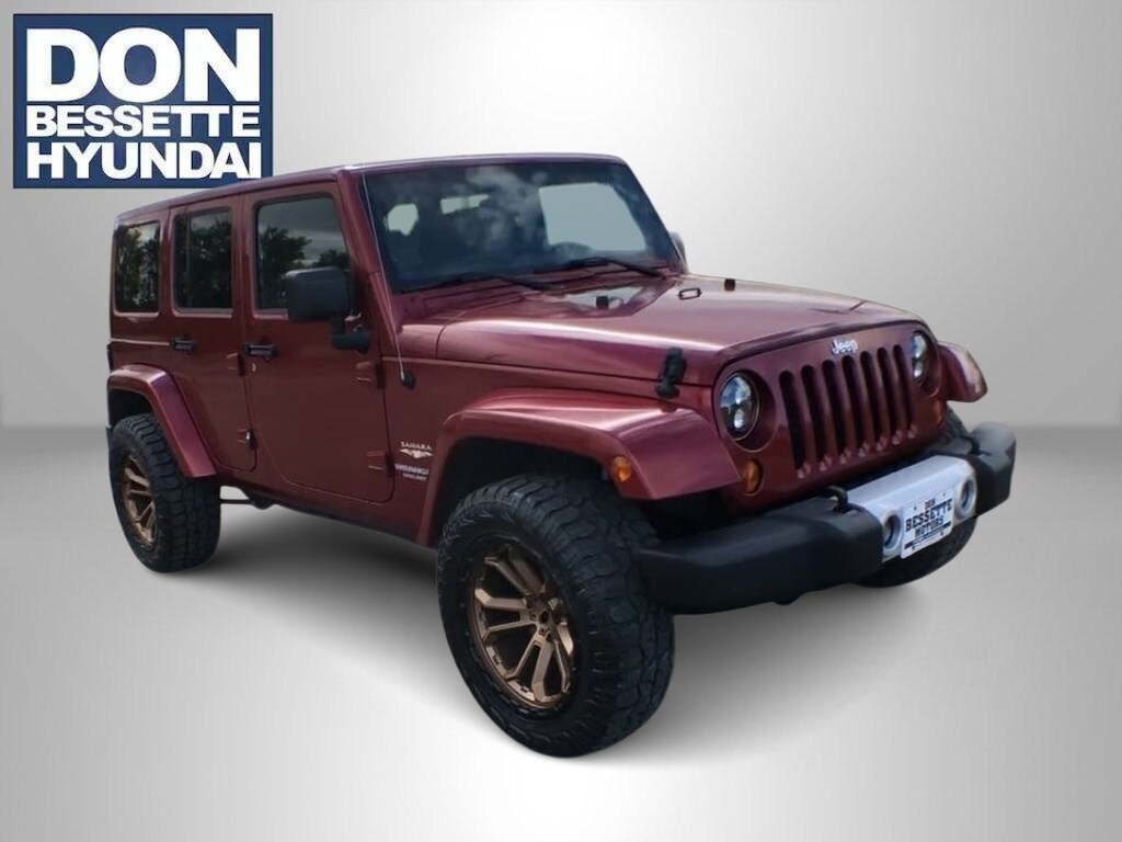 Used 2012 Jeep Wrangler Unlimited Sahara with VIN 1C4BJWEG4CL235700 for sale in Minot, ND