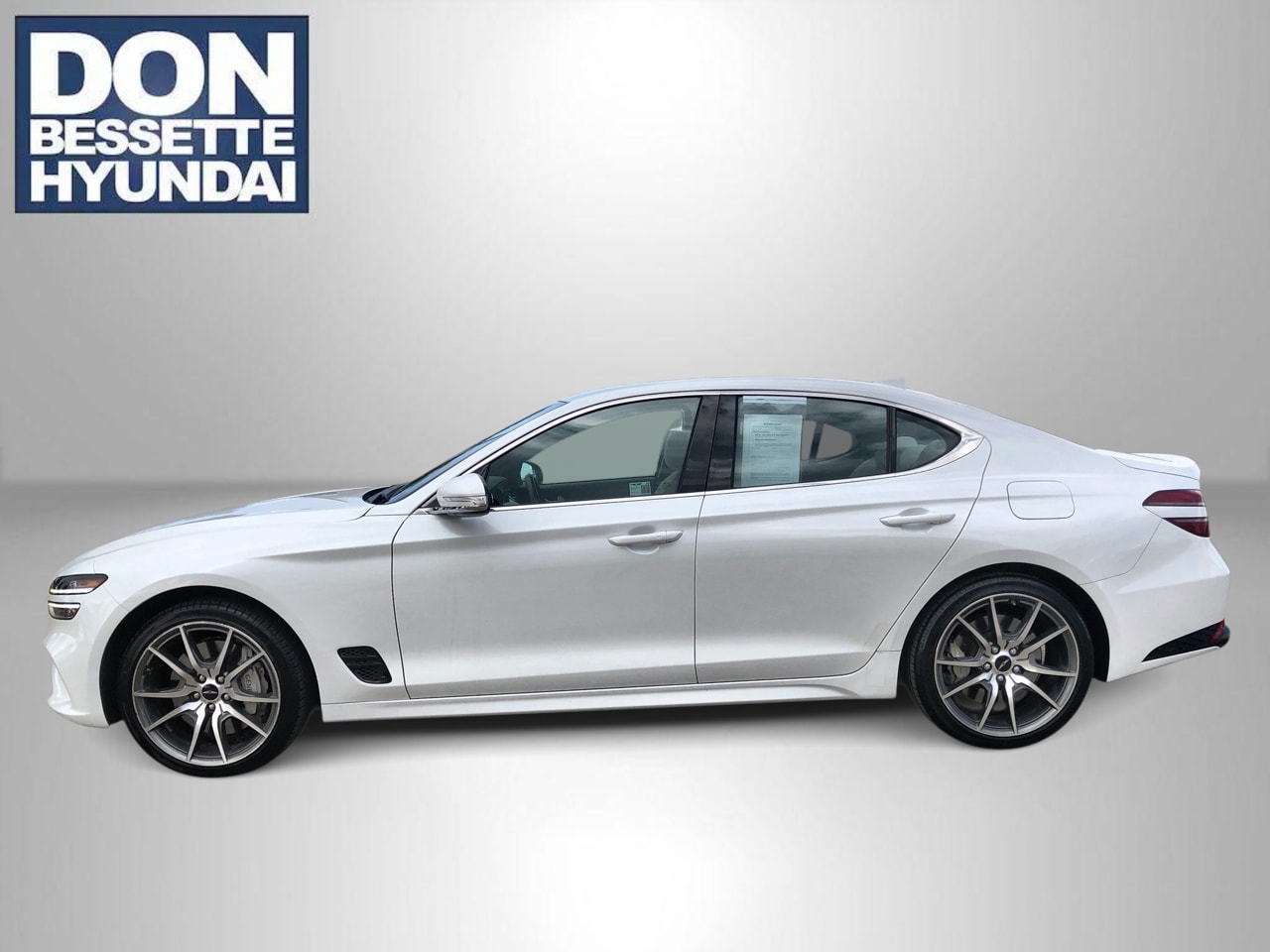 2024 GENESIS G70 Standard's photo