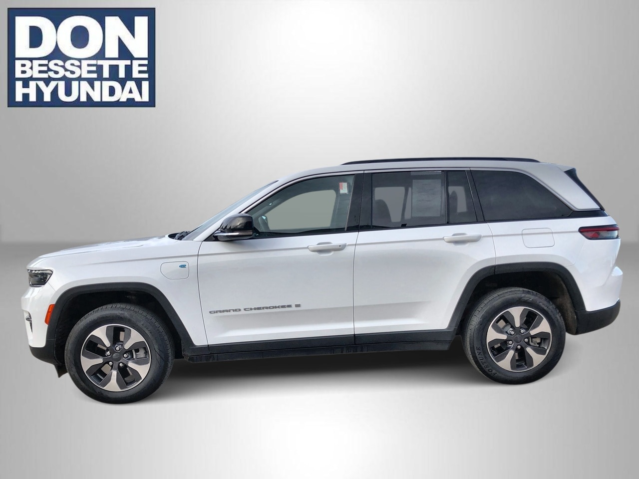 2024 Jeep Grand Cherokee 4xe's photo