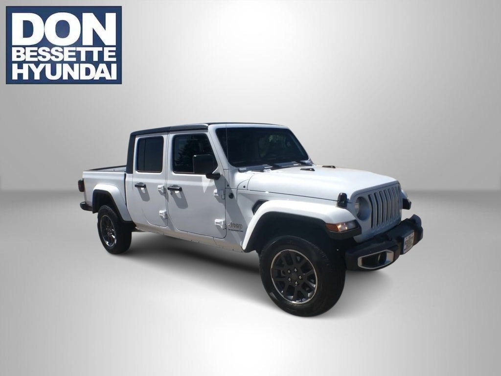 Used 2023 Jeep Gladiator Overland with VIN 1C6HJTFG4PL514780 for sale in Minot, ND