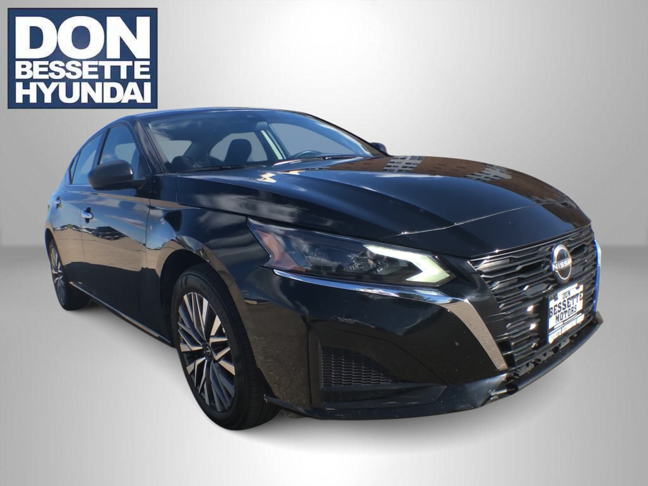 Used 2025 Nissan Altima SV Car
