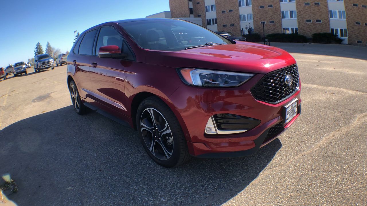 2019 Ford Edge ST photo 2