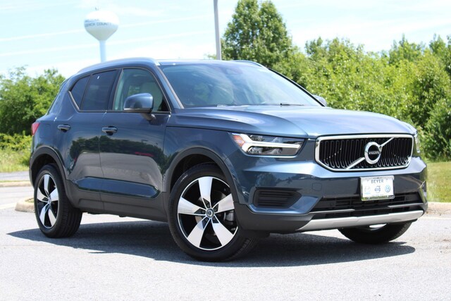 Featured Used 2022 Volvo XC40 T5 AWD Momentum SUV for Sale in Winchester, VA