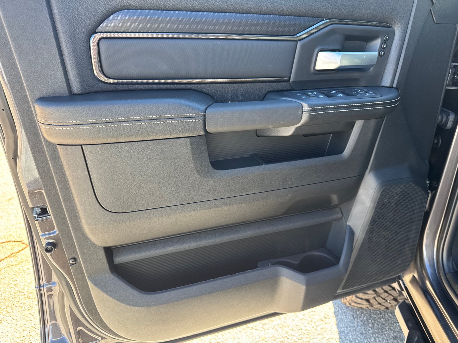 2026 RAM 2500 Rebel - Photo 10