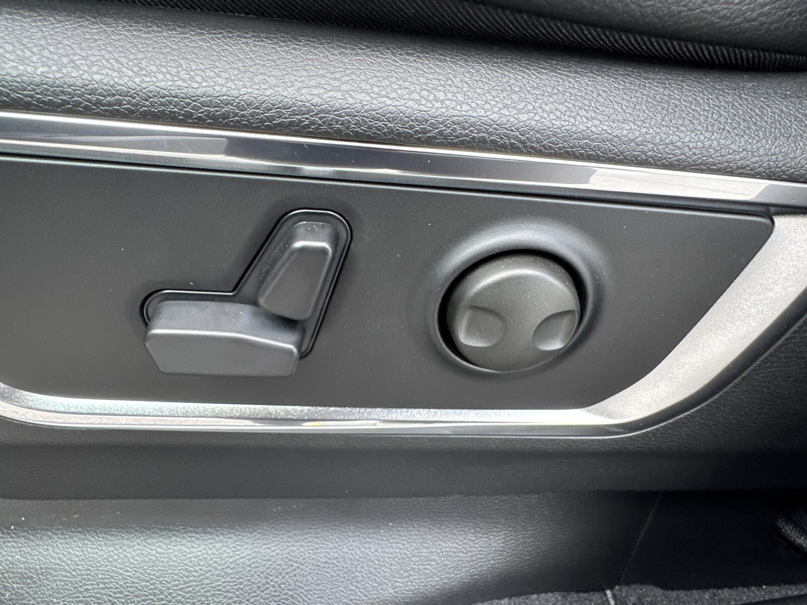 2026 RAM 1500 Laramie - Photo 12