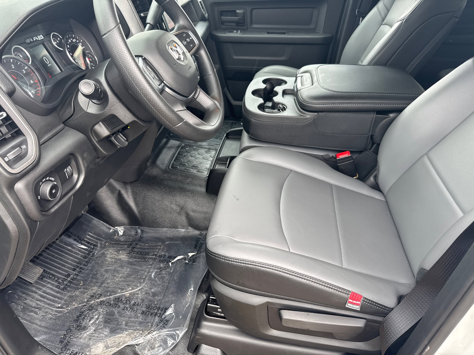 2026 RAM 3500 Chassis Tradesman - Photo 8