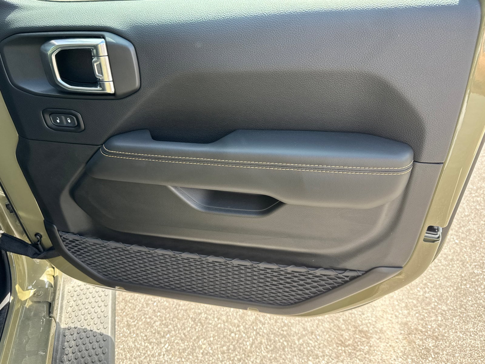 2026 Jeep Wrangler 4-Door Sahara - Photo 17