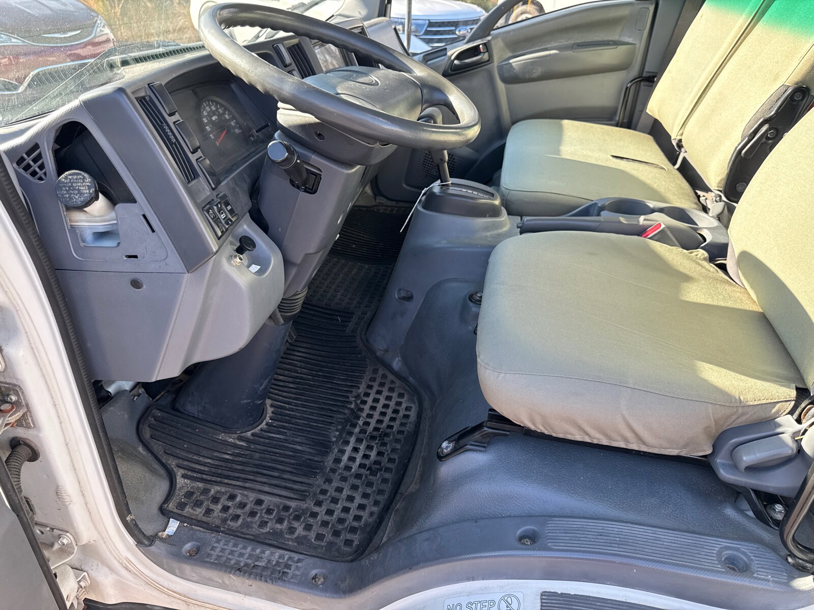 2012 Isuzu NPR HD - Photo 9