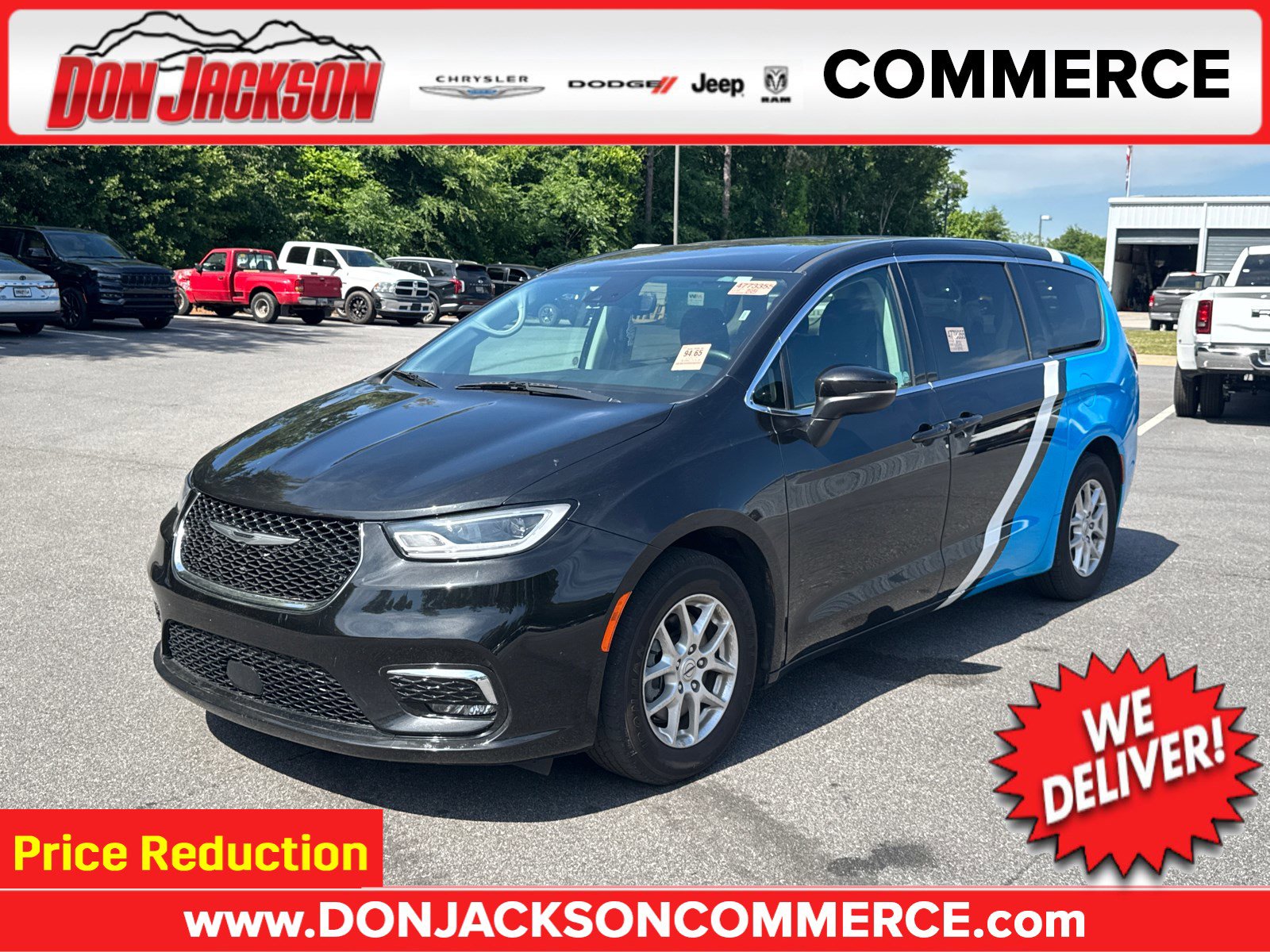 2023 Chrysler Pacifica Touring L's photo