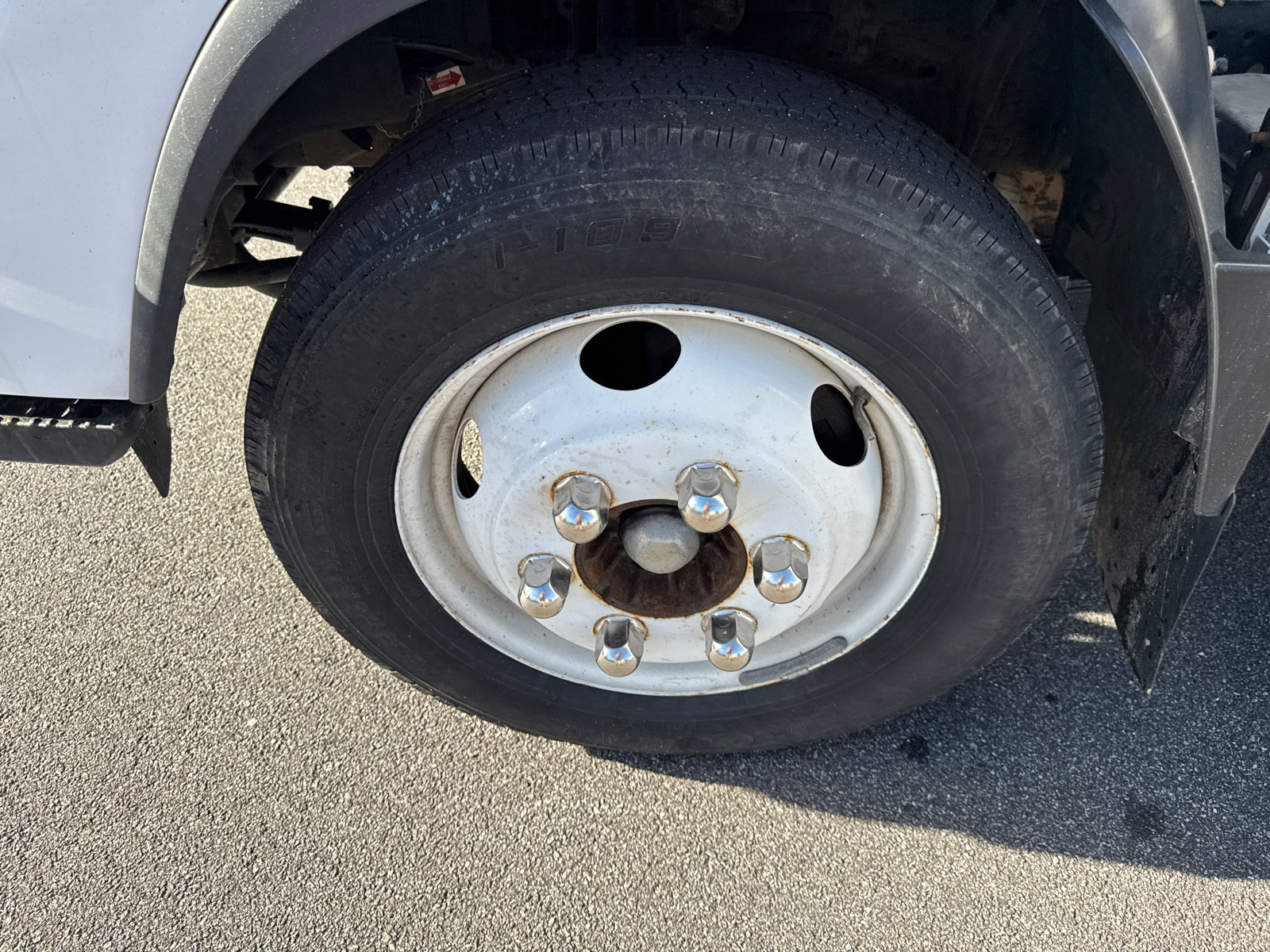 2012 Isuzu NPR HD - Photo 11