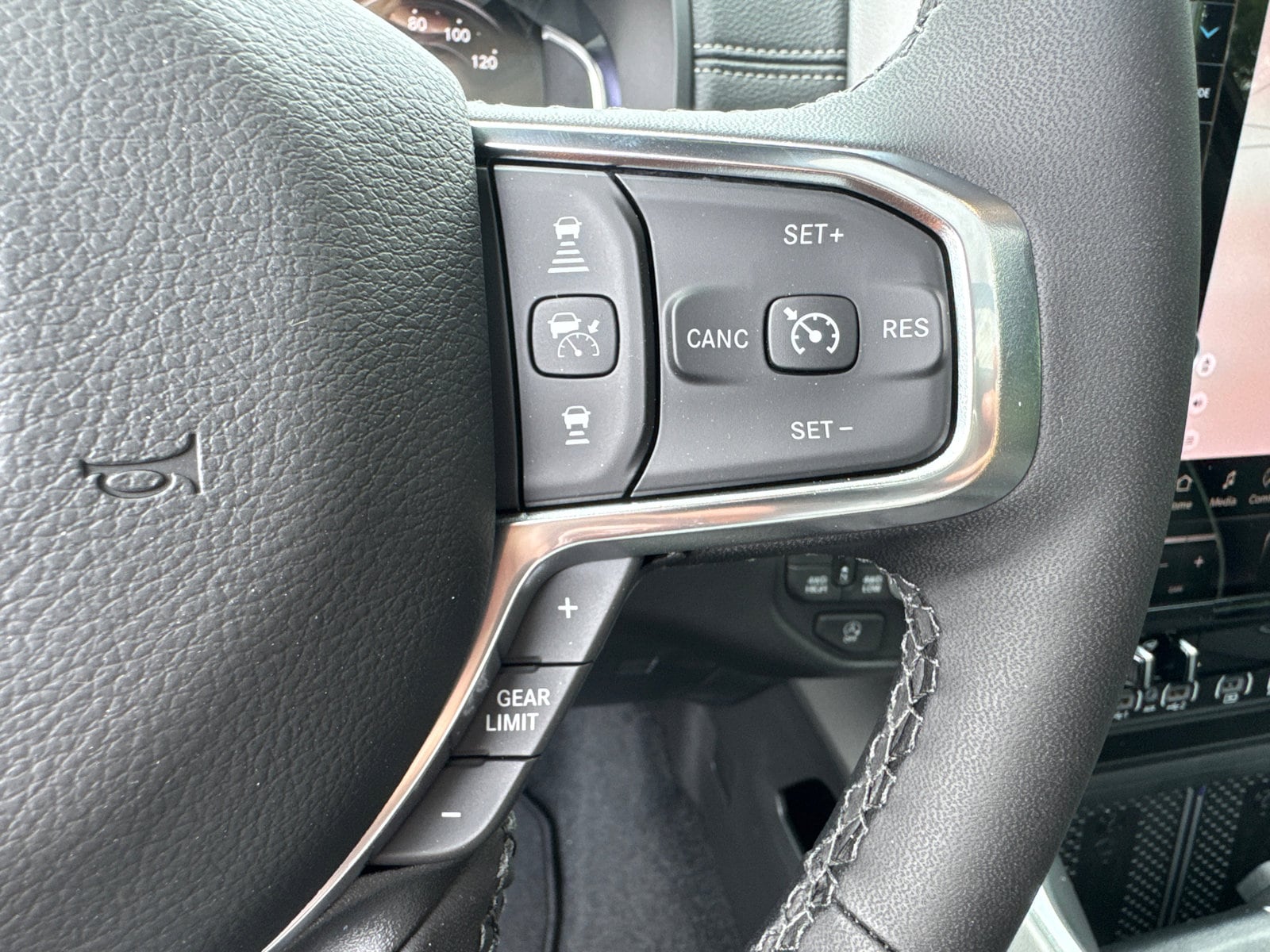 2026 RAM 1500 Laramie - Photo 36