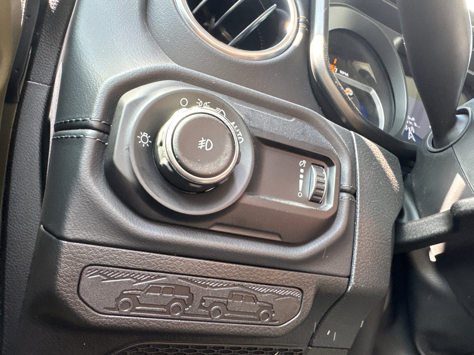 2026 Jeep Wrangler 4-Door Sahara - Photo 36
