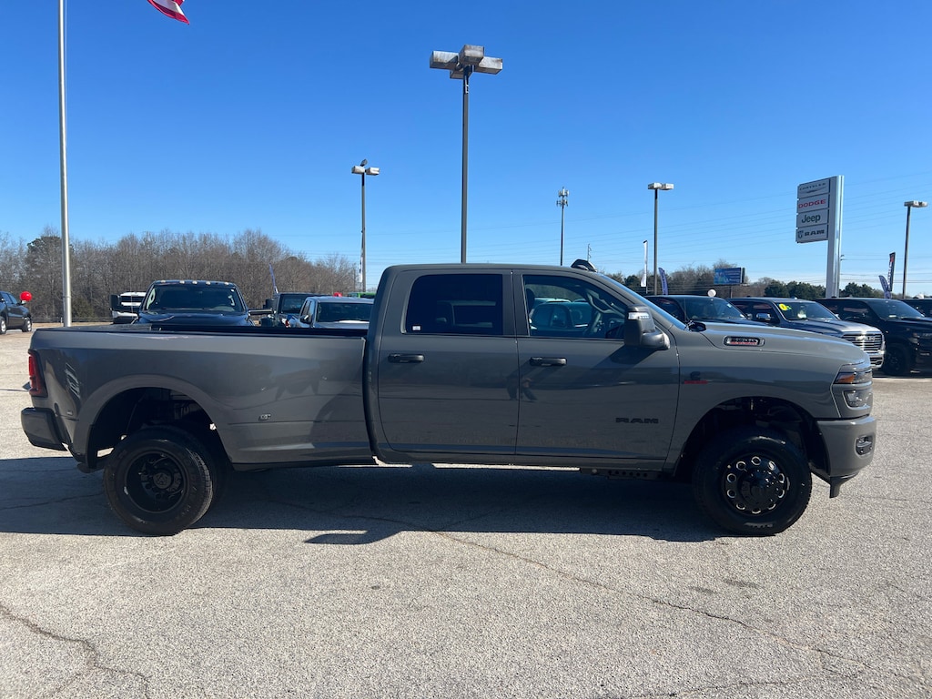 New 2026 Ram 3500 BIG HORN CREW CAB 4X4 8' BOX Pickup