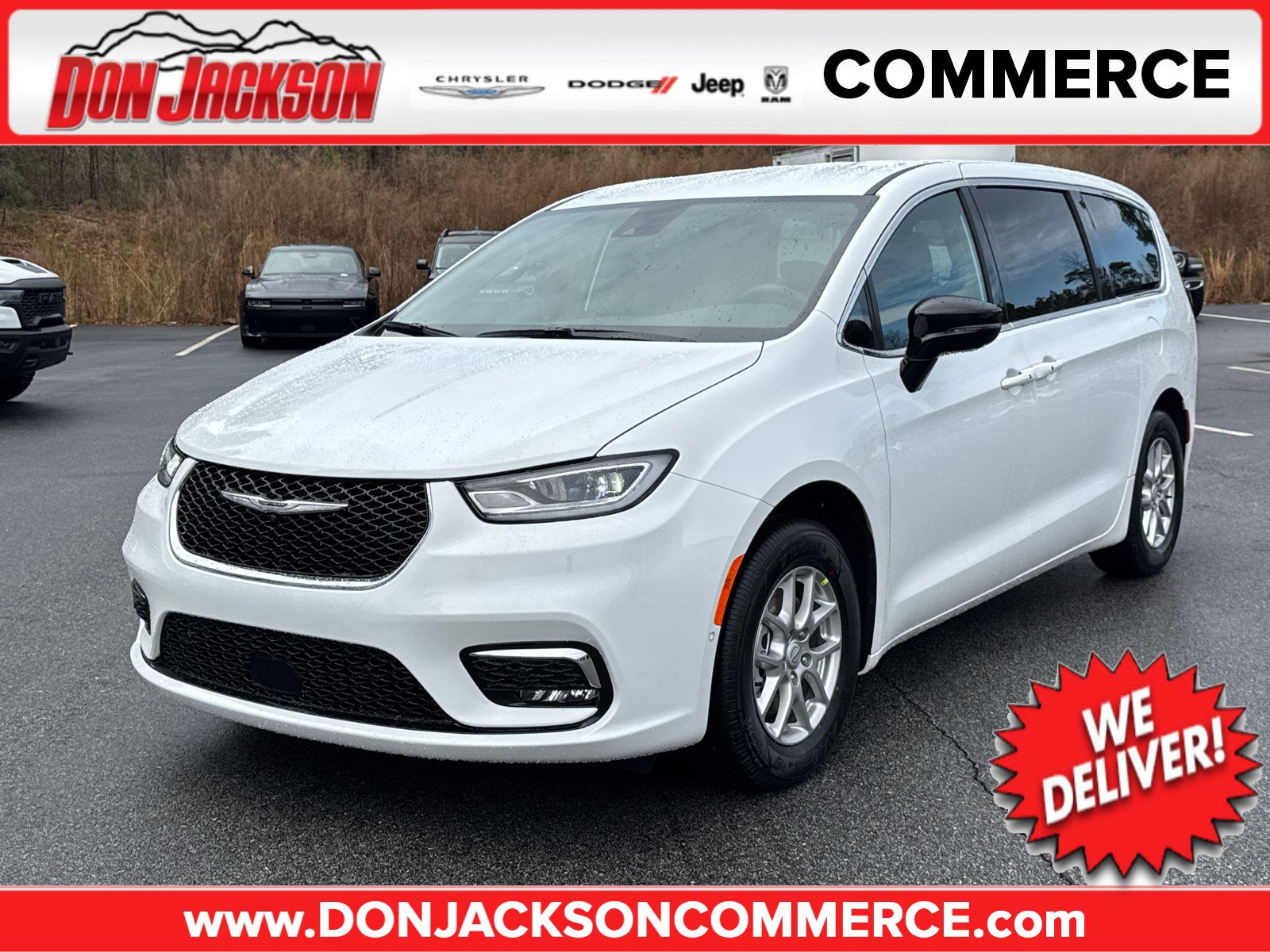 2026 Chrysler Pacifica Select's photo
