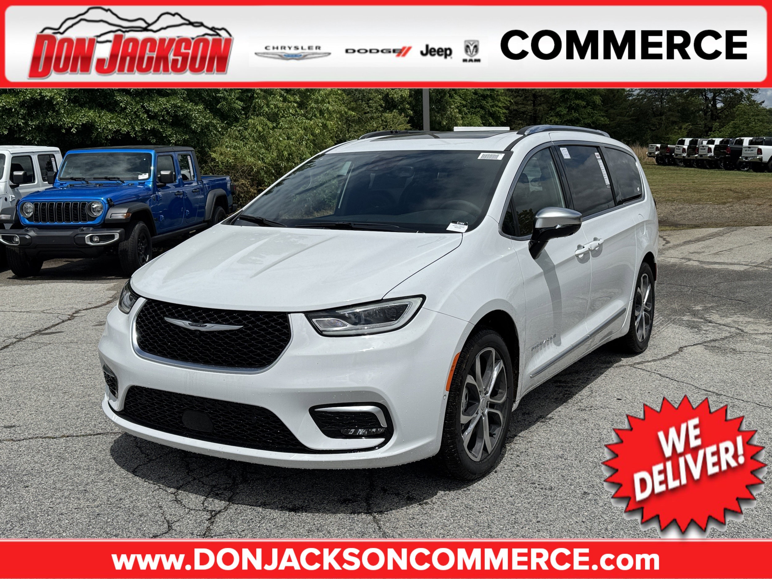 2026 Chrysler Pacifica Pinnacle's photo