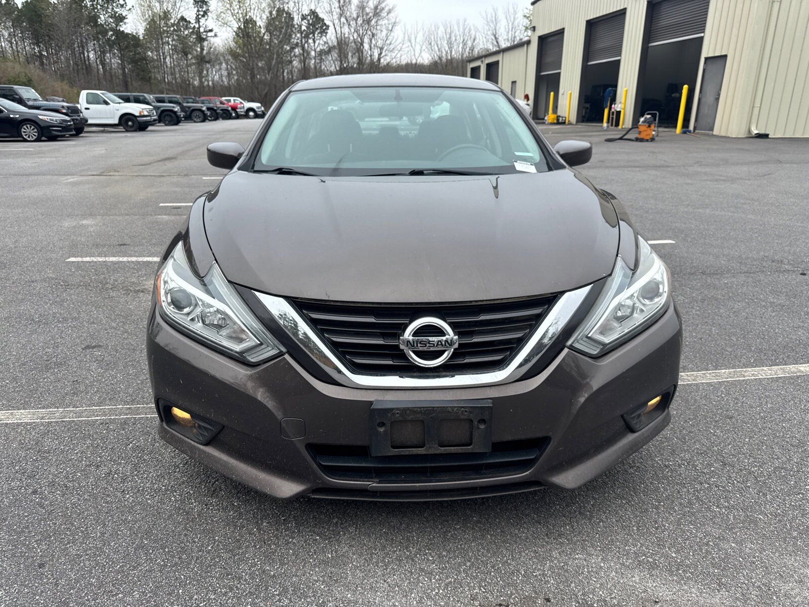 Used 2017 Nissan Altima SV with VIN 1N4AL3AP4HC190023 for sale in Commerce, GA