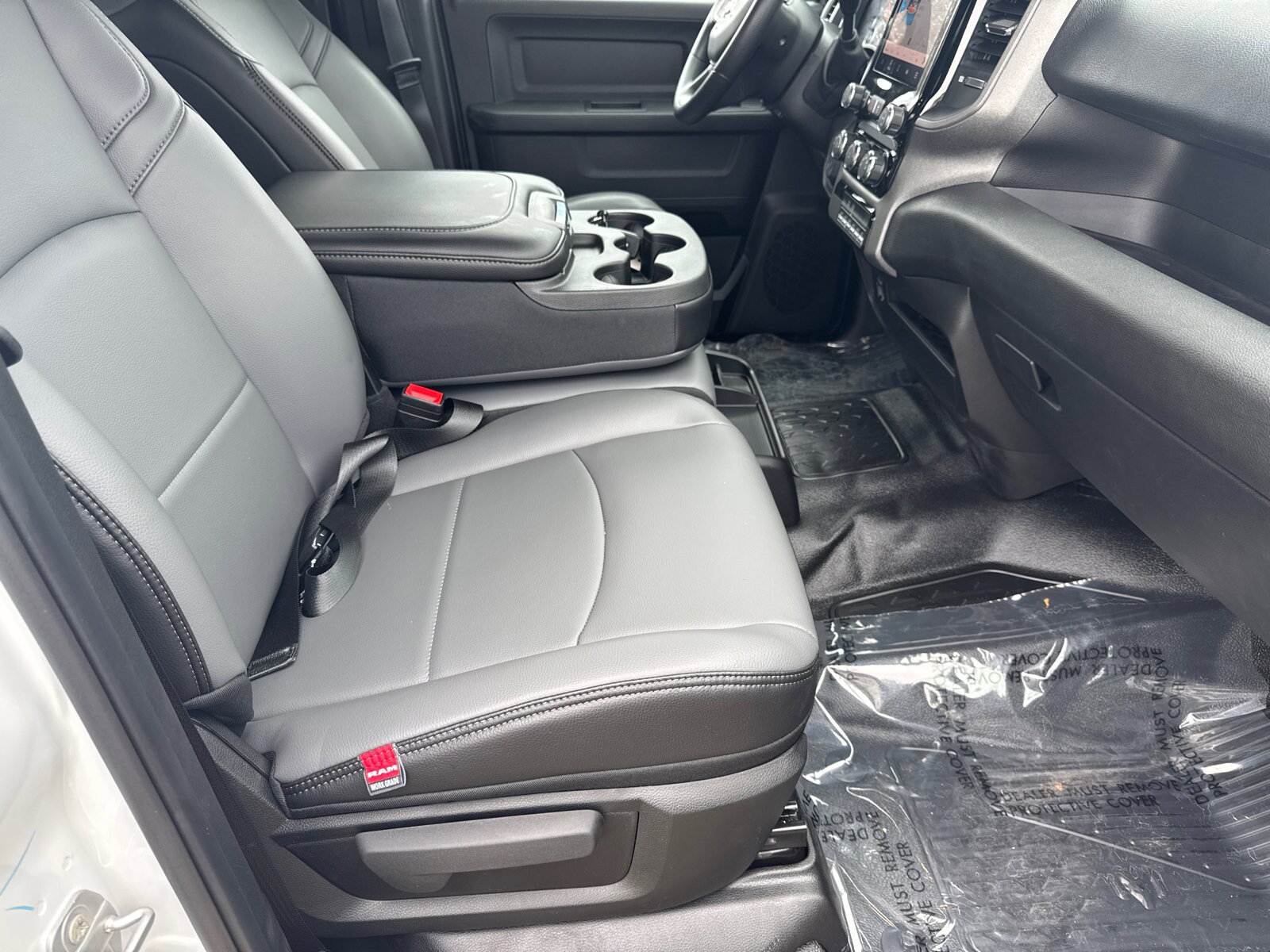 2026 RAM 3500 Chassis Tradesman - Photo 12