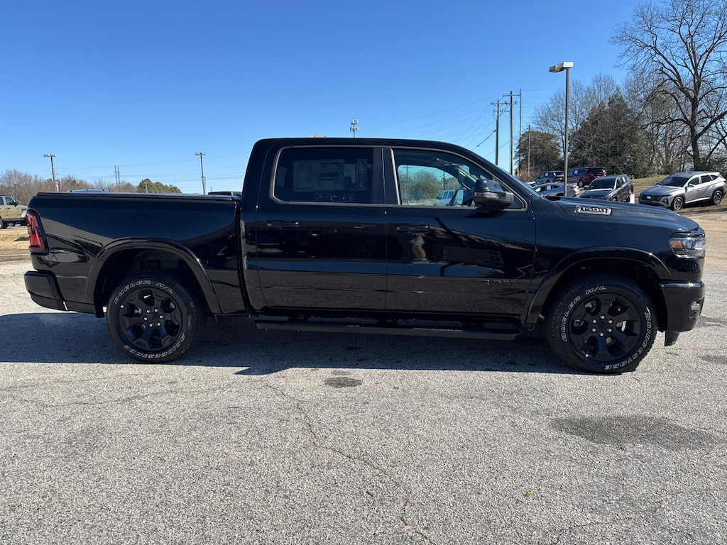 New 2026 Ram 1500 BIG HORN CREW CAB 4X4 5'7 BOX Pickup
