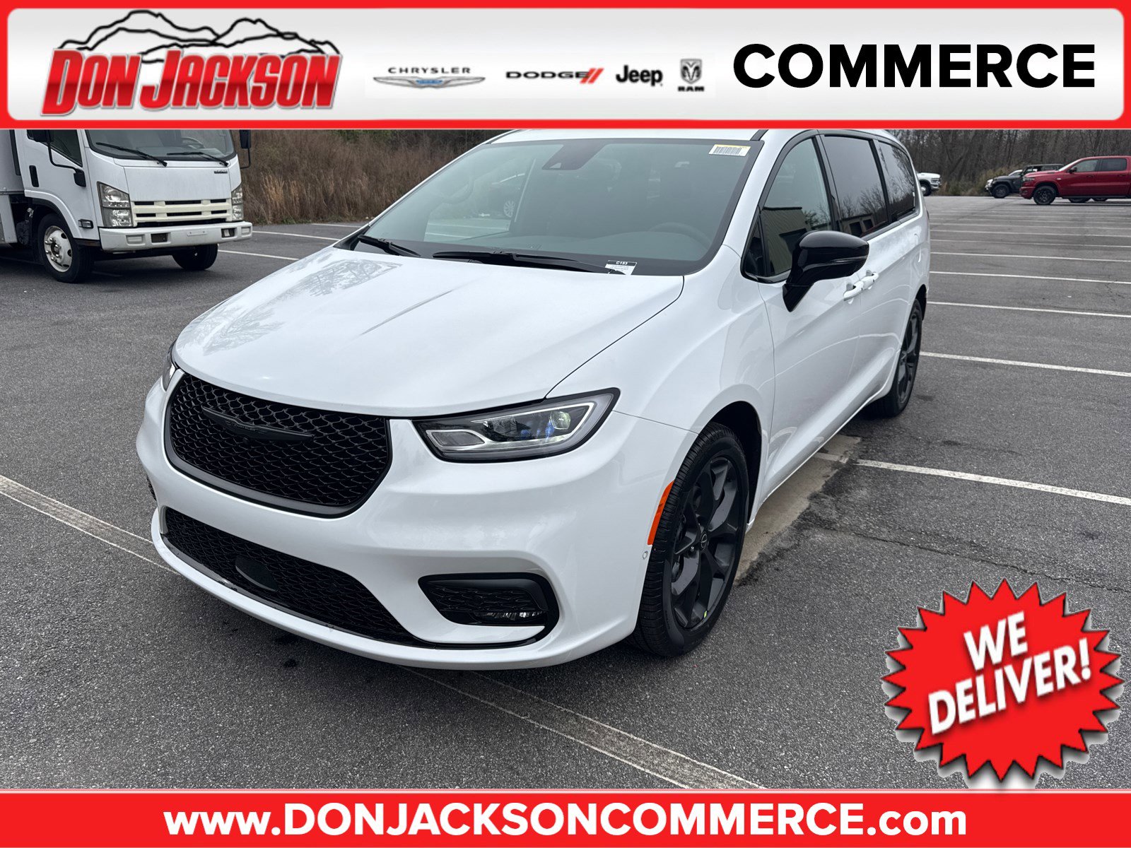 2026 Chrysler Pacifica Select's photo