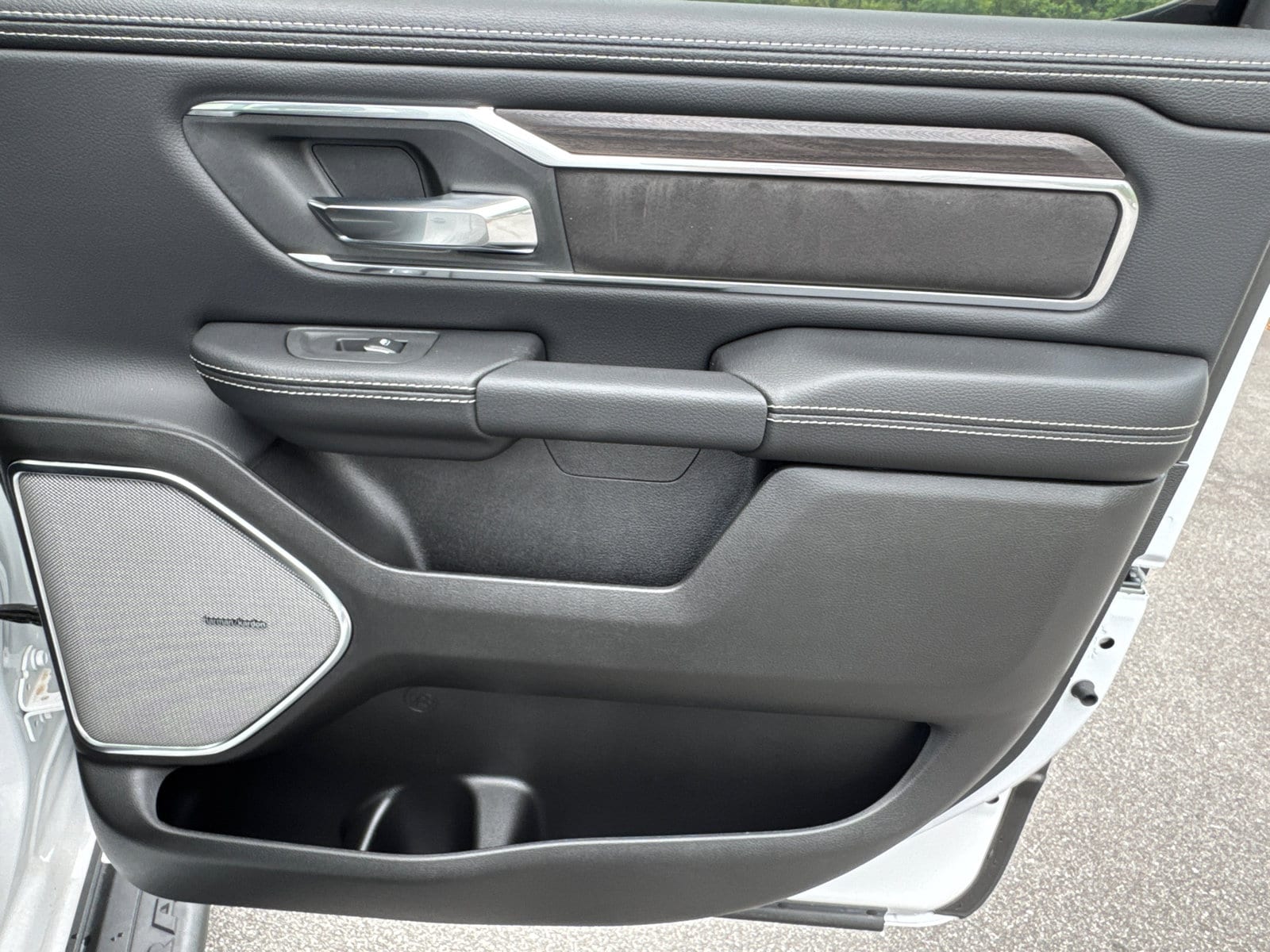 2026 RAM 1500 Laramie - Photo 21