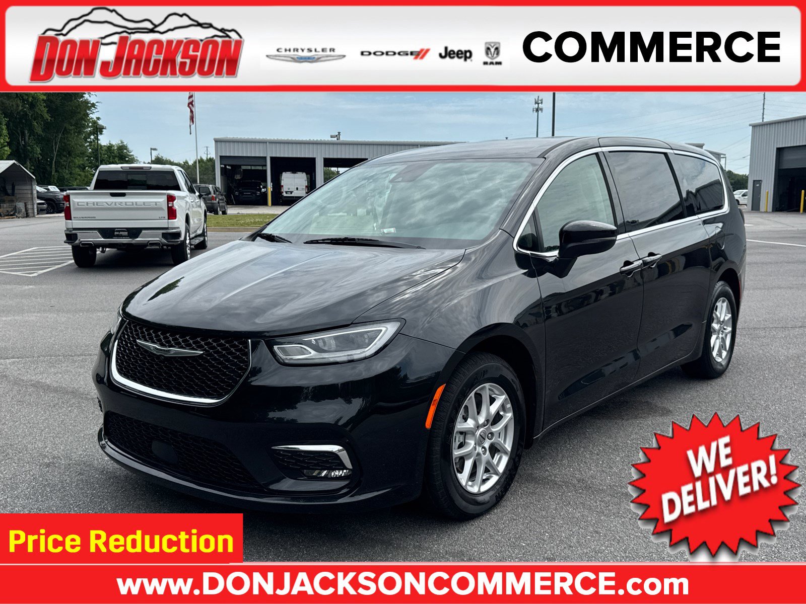2023 Chrysler Pacifica Touring L's photo