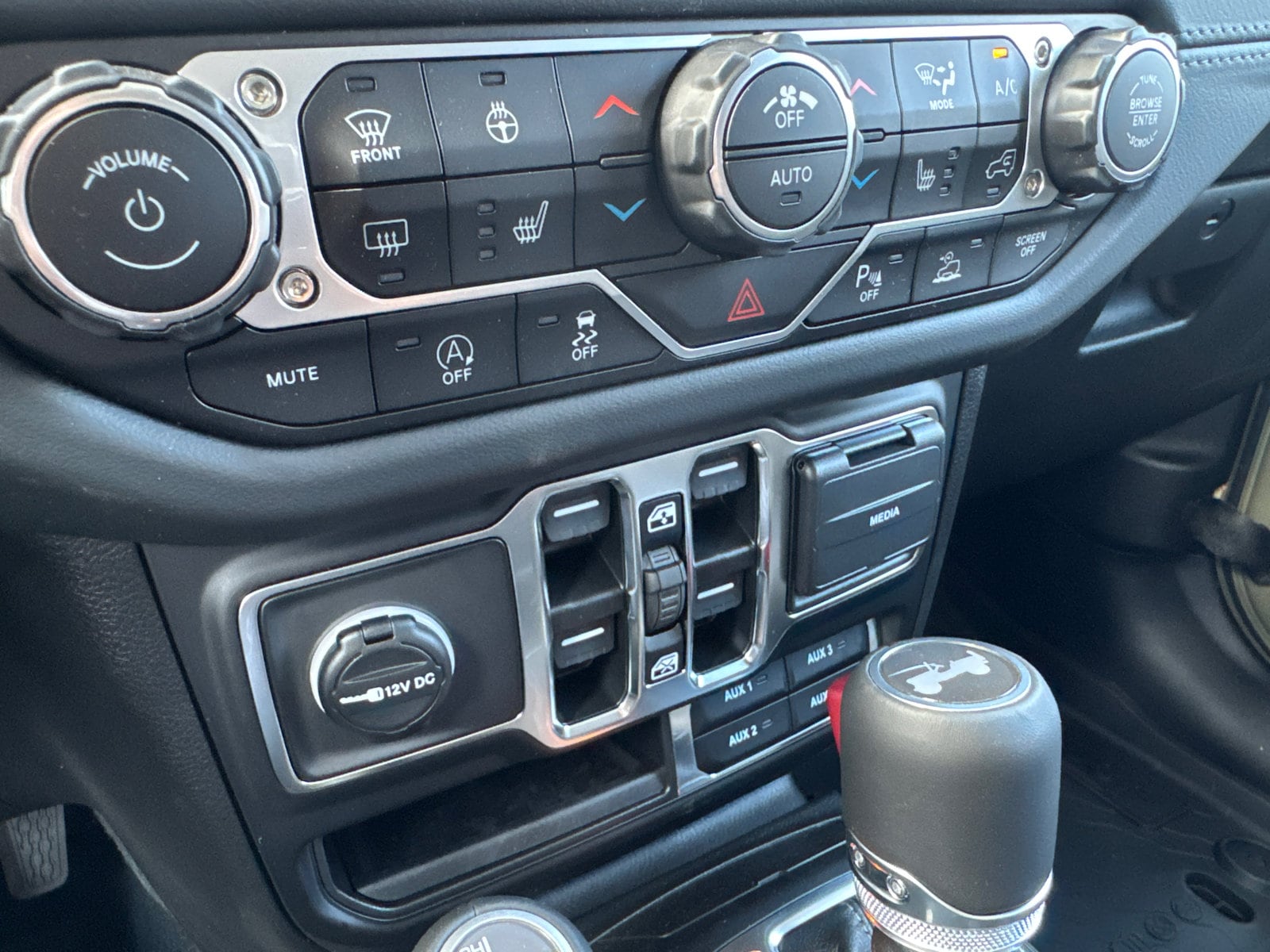 2026 Jeep Wrangler 4-Door Sahara - Photo 31