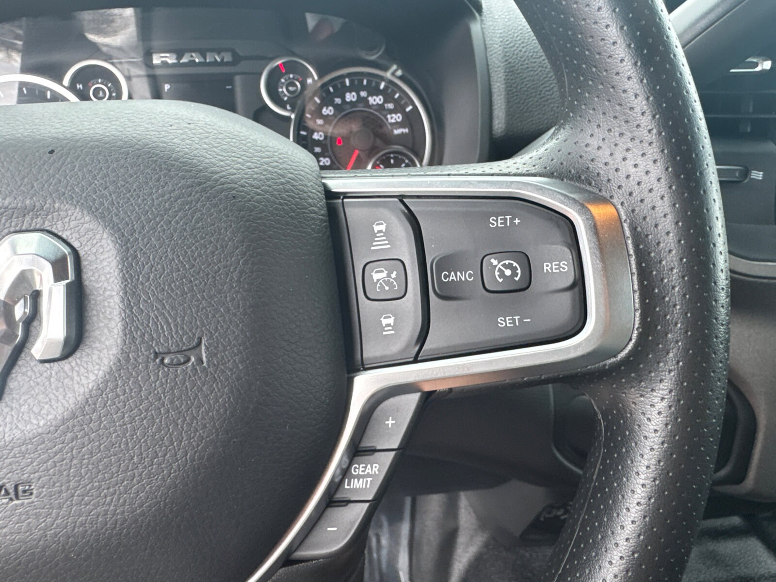2026 RAM 3500 Chassis Tradesman - Photo 27