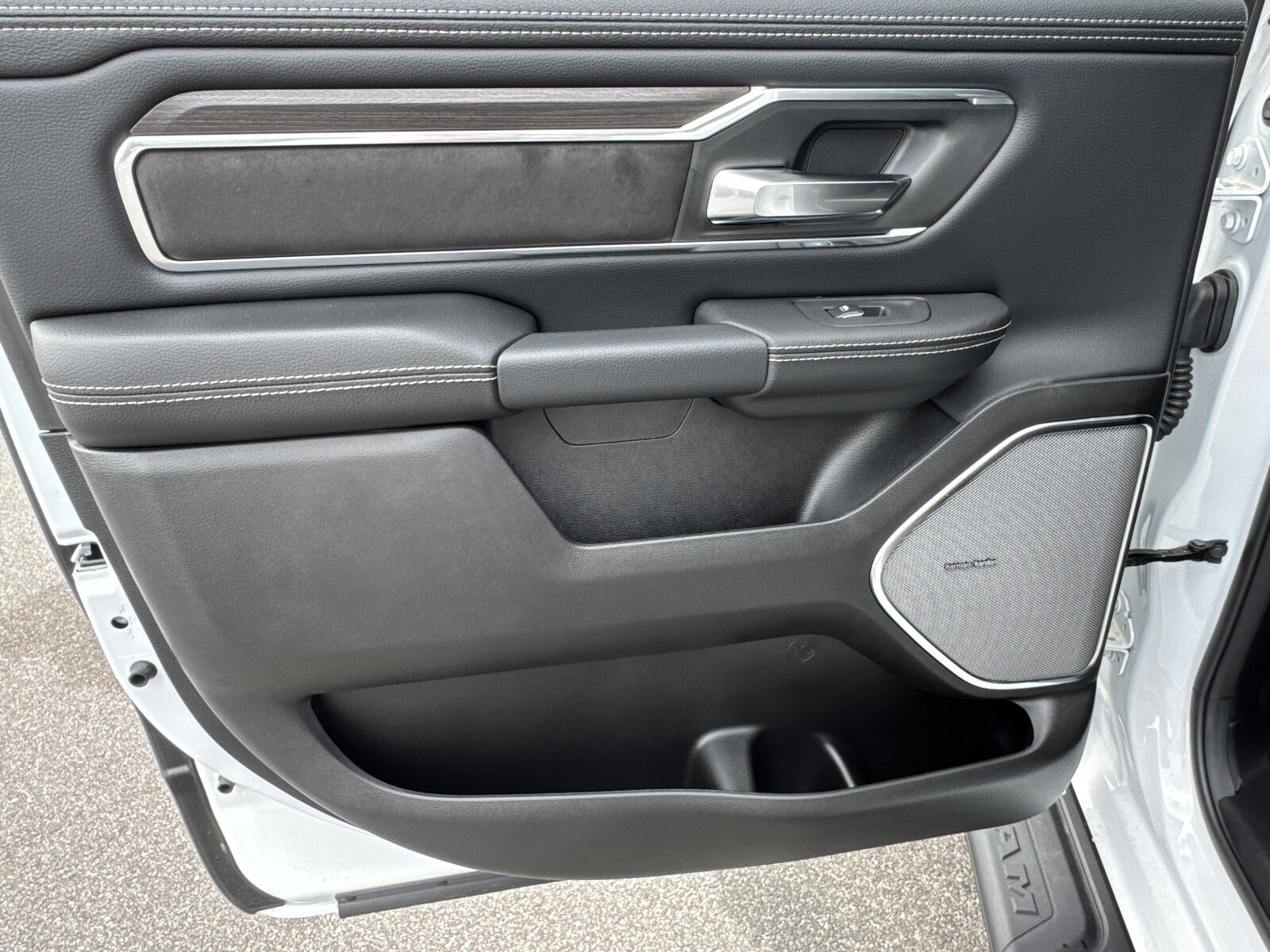 2026 RAM 1500 Laramie - Photo 26