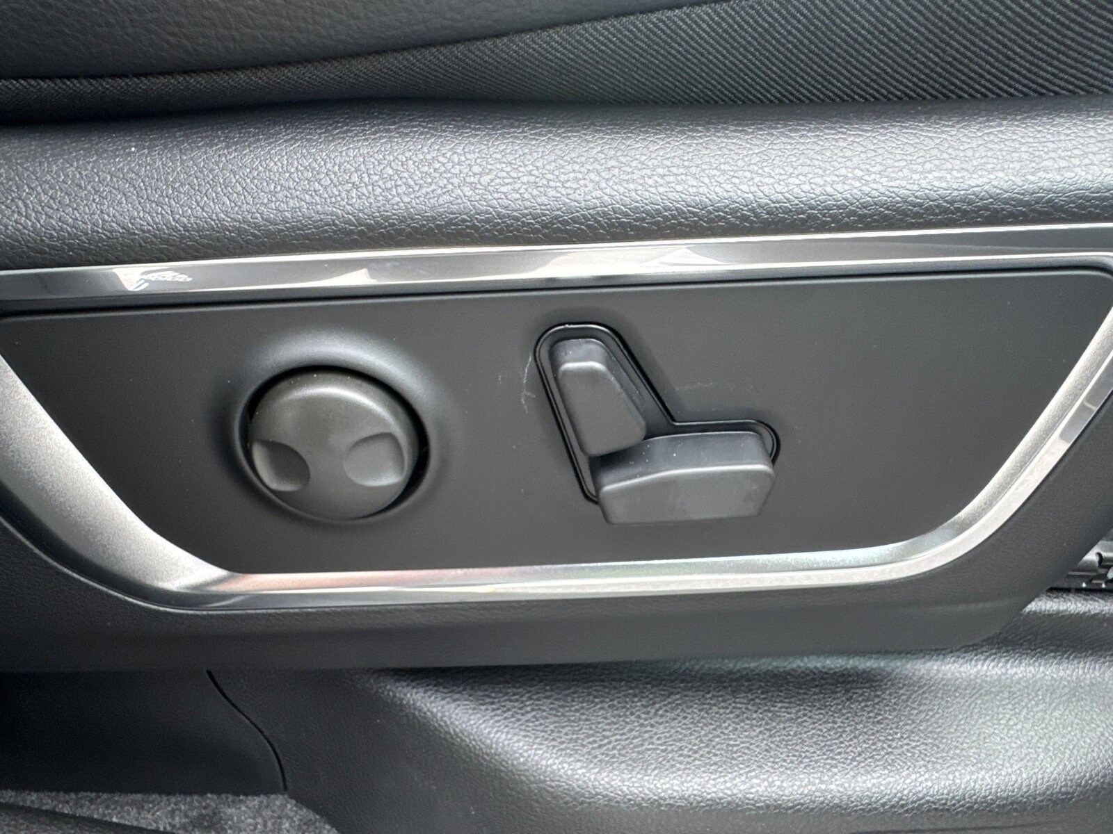 2026 RAM 1500 Laramie - Photo 18