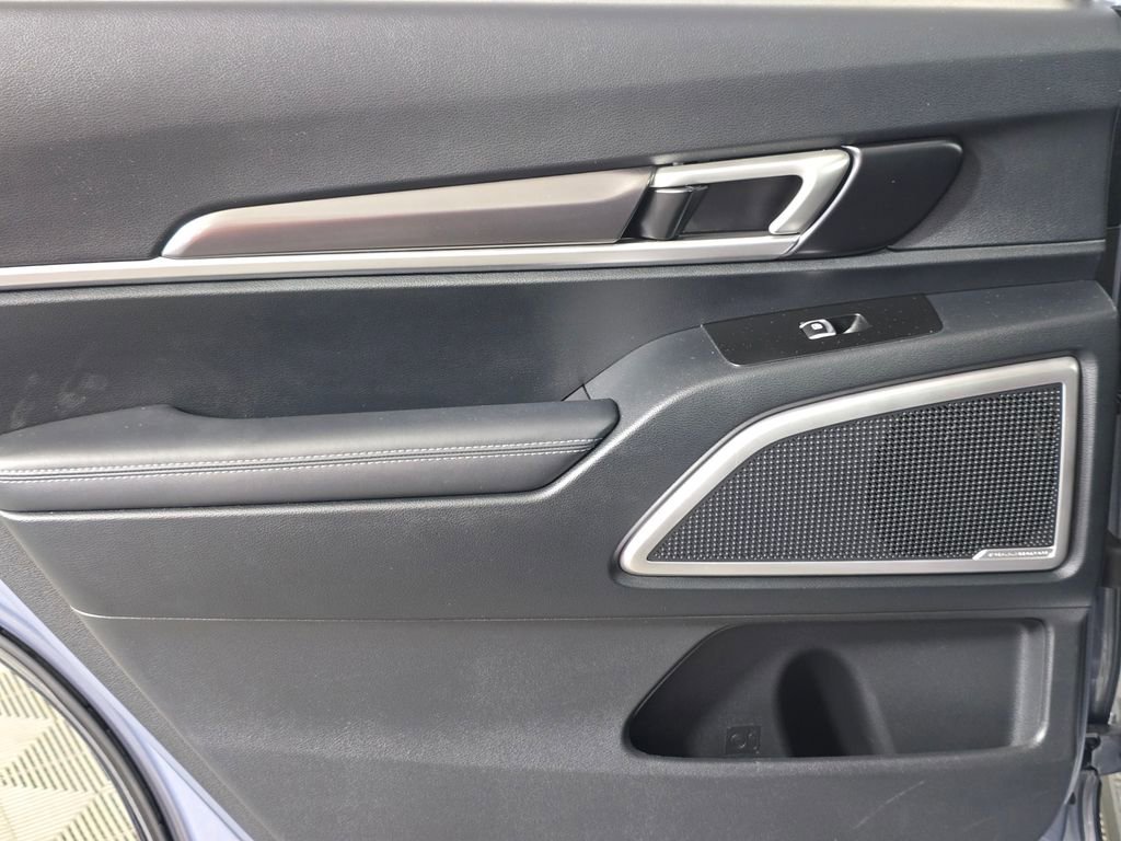 2025 Kia Telluride S - Photo 32
