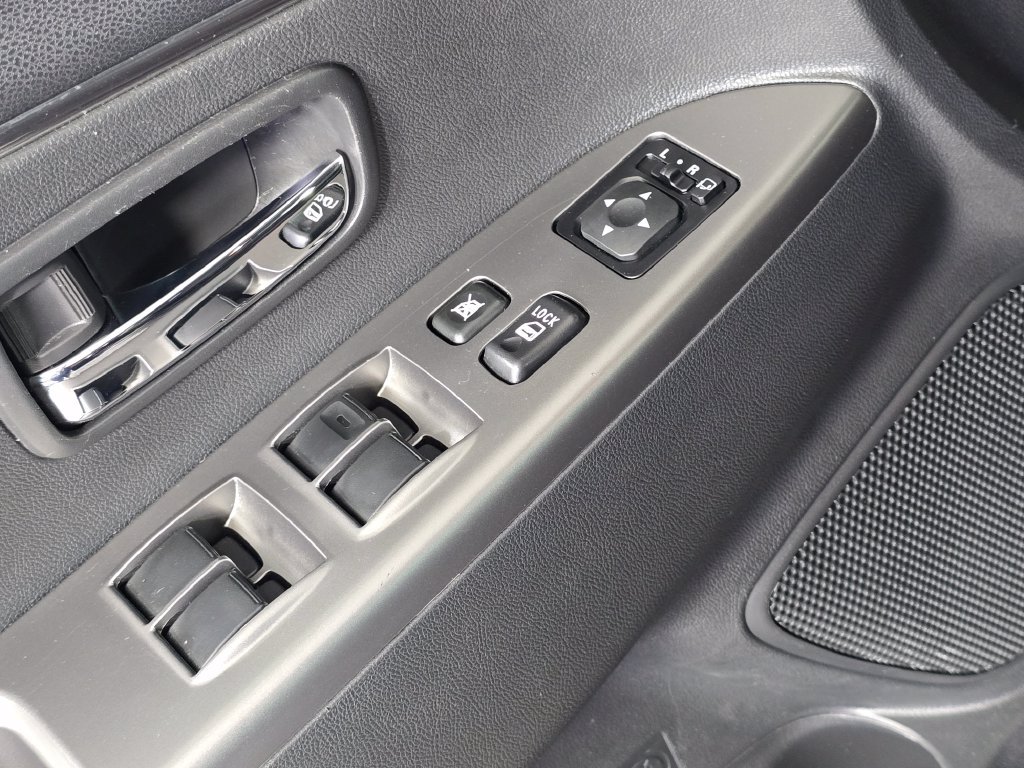 2025 Mitsubishi Outlander Sport S - Photo 33