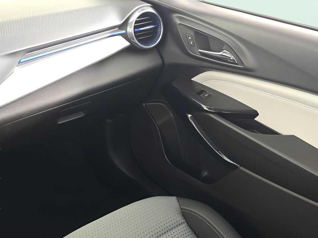2026 Chevrolet Trax LT - Photo 18