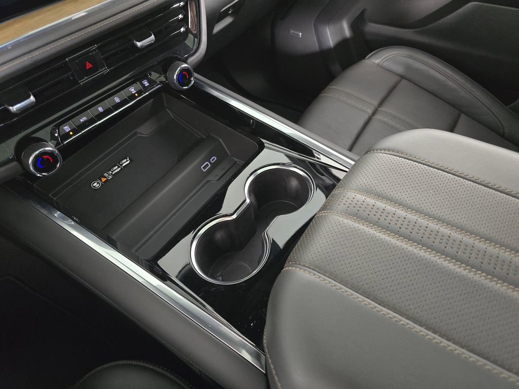 2025 Chevrolet Suburban High Country - Photo 35