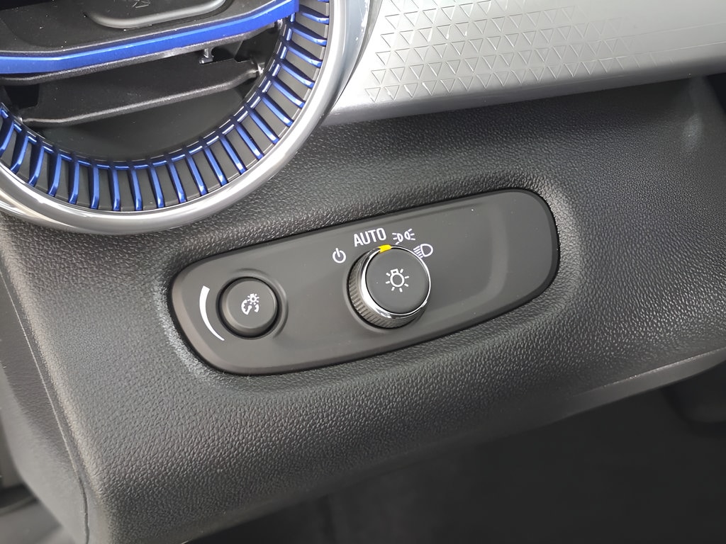 2026 Chevrolet Trax LT - Photo 21