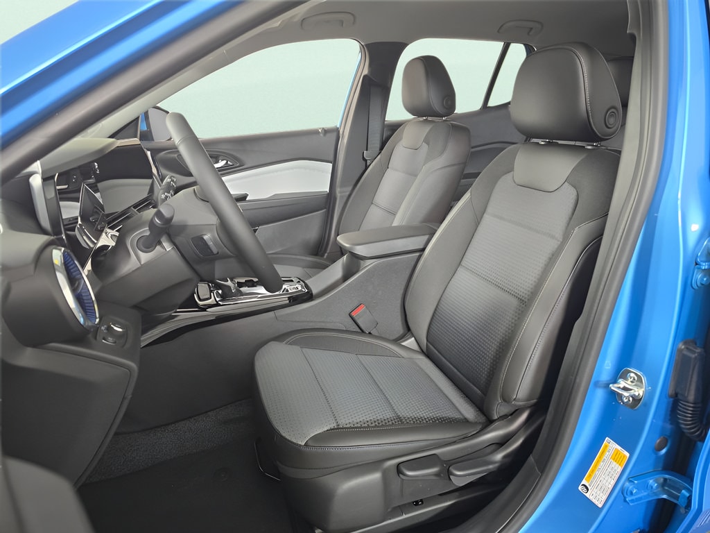 2026 Chevrolet Trax LT - Photo 11