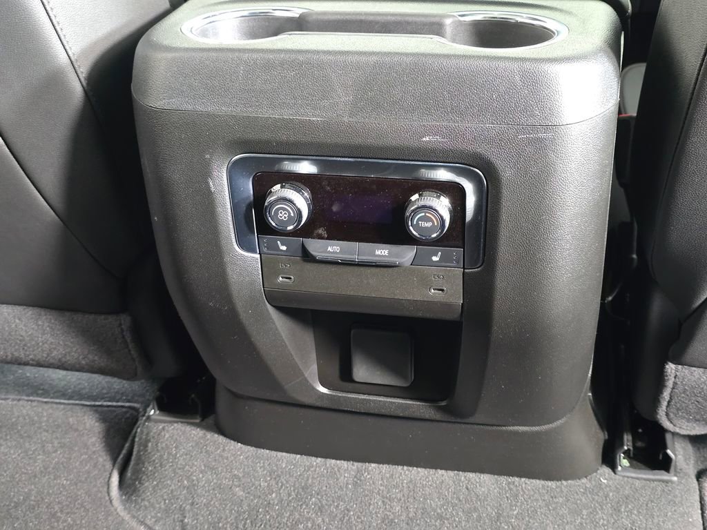 2025 Chevrolet Suburban High Country - Photo 20