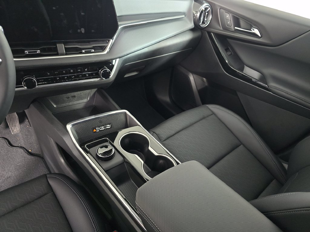 2027 Chevrolet Equinox LT - Photo 16