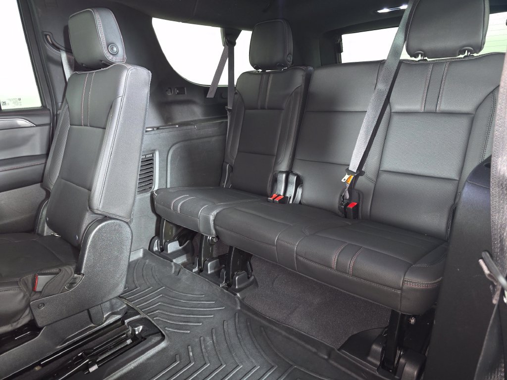 2021 Chevrolet Suburban RST - Photo 17