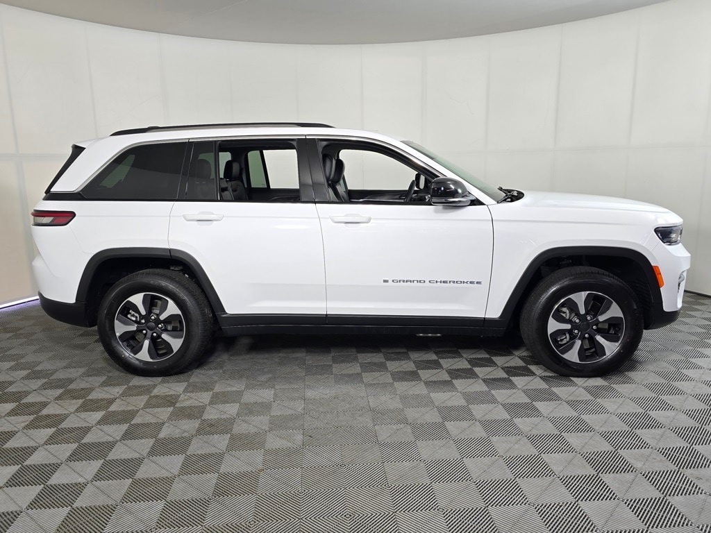 Used 2024 Jeep Grand Cherokee 4xe with VIN 1C4RJYB62RC710596 for sale in Brainerd, Minnesota