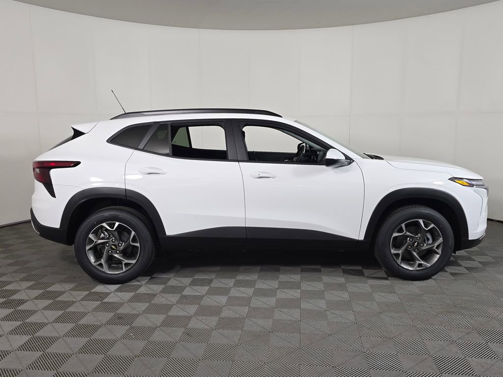 2026 Chevrolet Trax LT - Photo 8