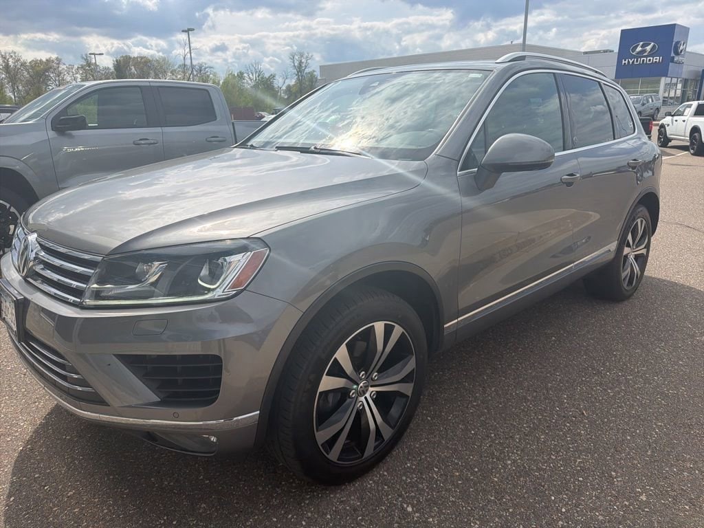 2017 Volkswagen Touareg V6 Wolfsburg Edition's photo