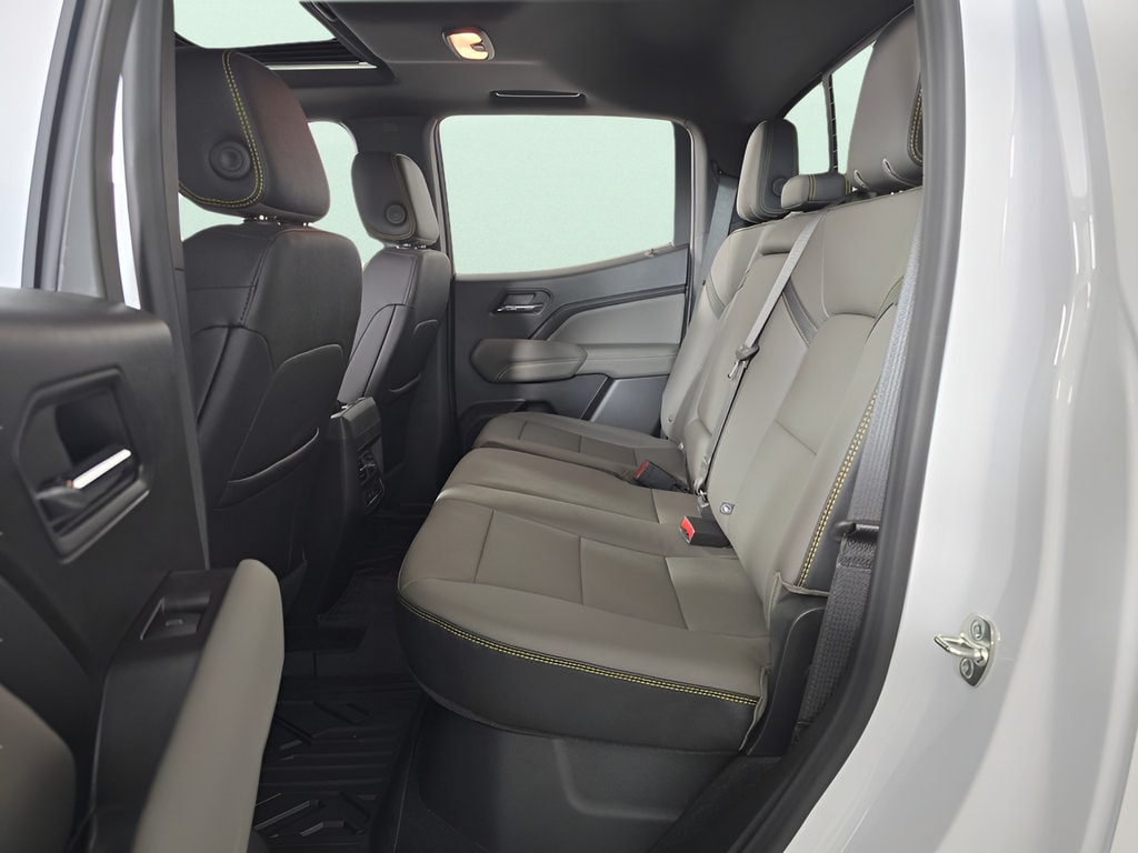 2026 Chevrolet Colorado ZR2 - Photo 14