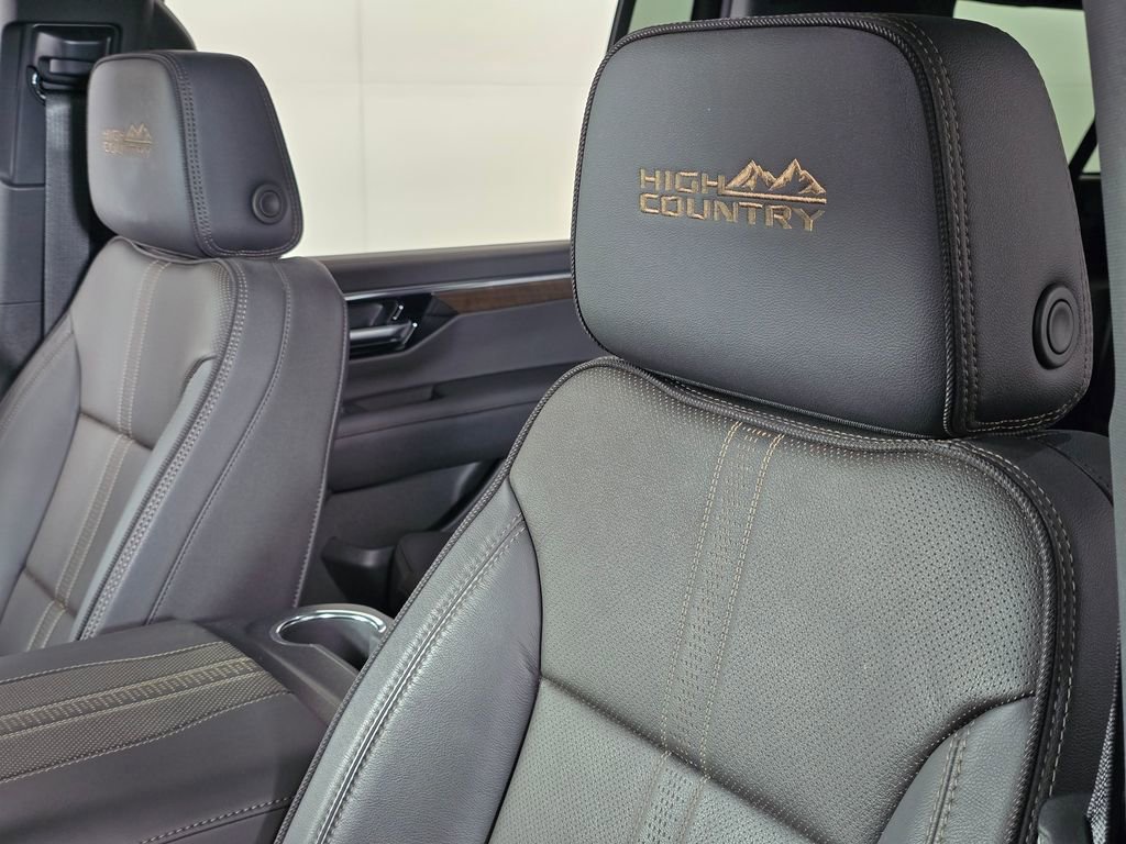 2025 Chevrolet Suburban High Country - Photo 13