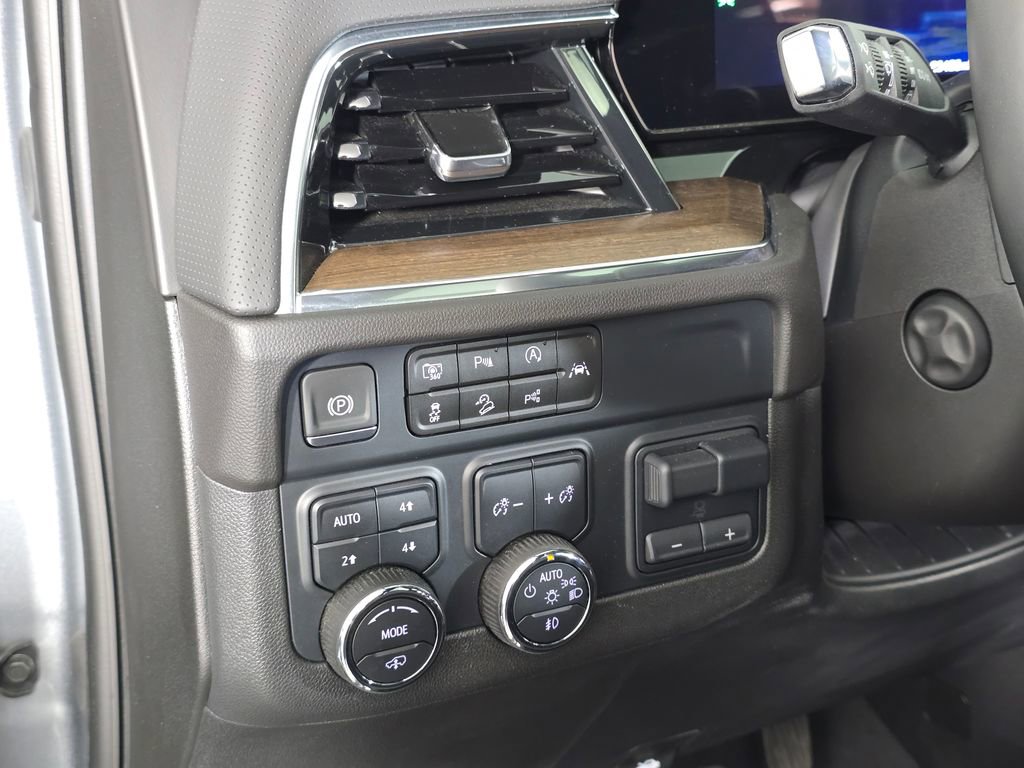 2025 Chevrolet Suburban High Country - Photo 26