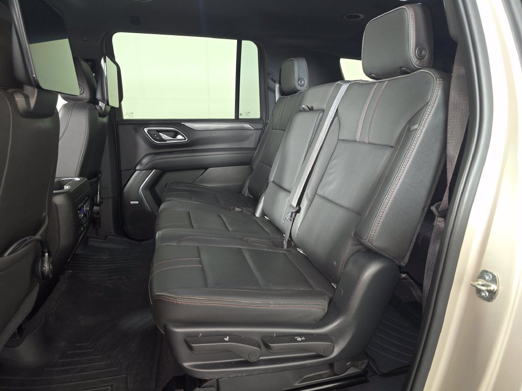 2021 Chevrolet Suburban RST - Photo 16